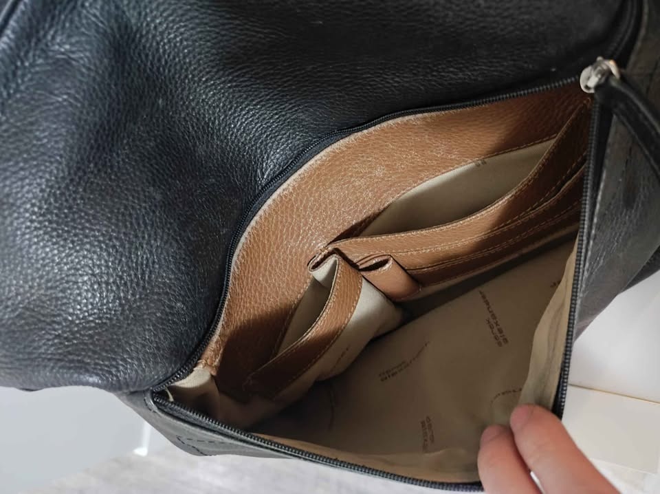 Black Leather Bag by Derek Alexander - photo 4