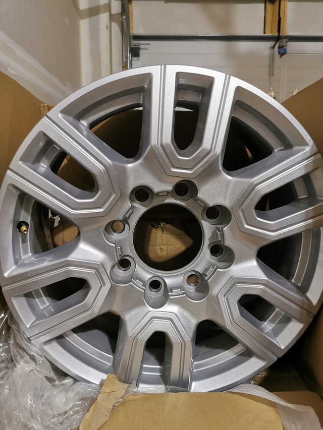 2020-2024 GMC 2500/3500 8 Lug Wheels
