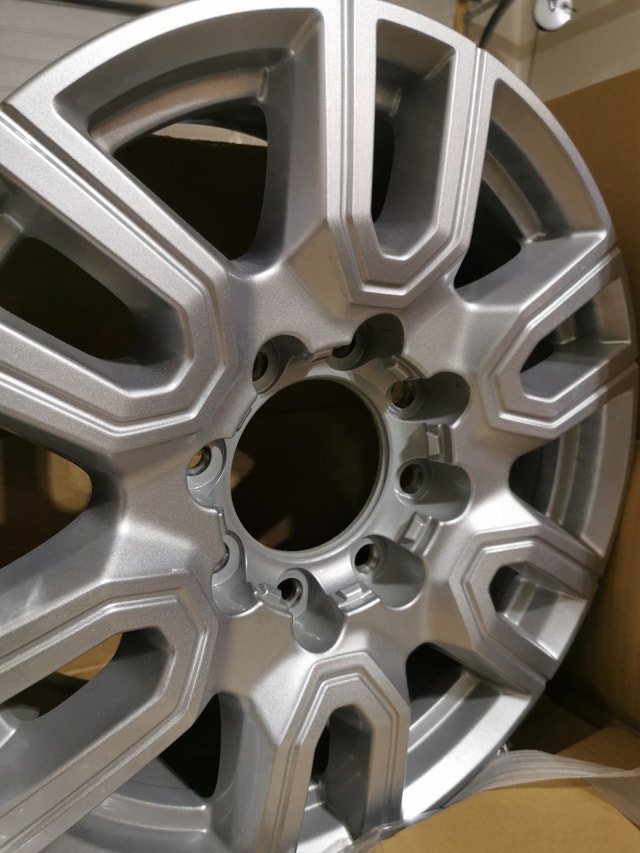 2020-2024 GMC 2500/3500 8 Lug Wheels - photo 2