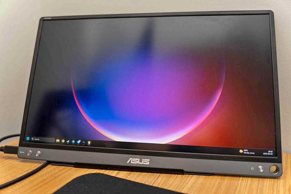 Asus ZenScreen MB16ACE 15.5" Portable Screen