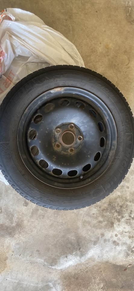 Michelin 205/60R16 Studless Tires on Rims 5x114.3mm - photo 2