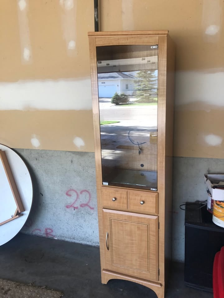 Display Cabinet with light