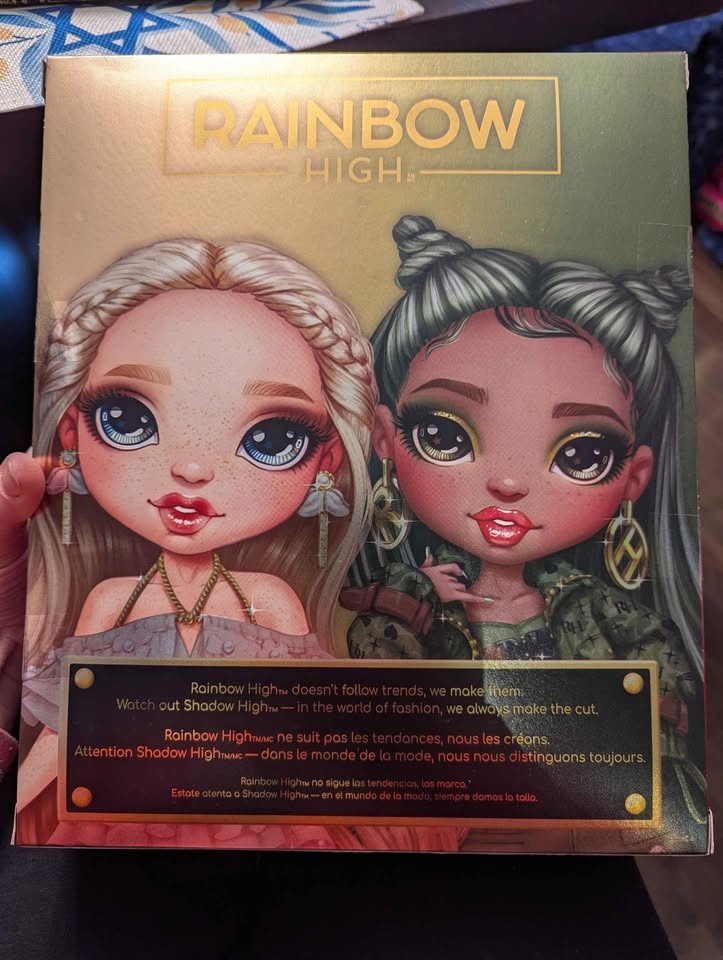 Brand new Rainbow High Victoria doll - photo 2