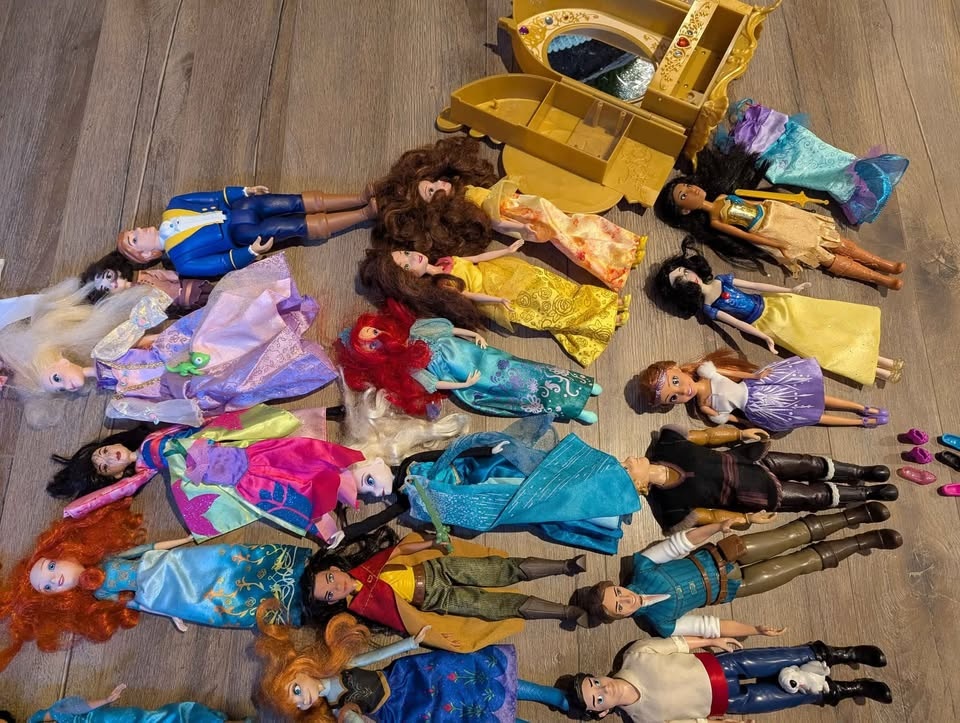 Set of 24 Disney Princess Dolls Plus Accessories 🏆 - photo 2