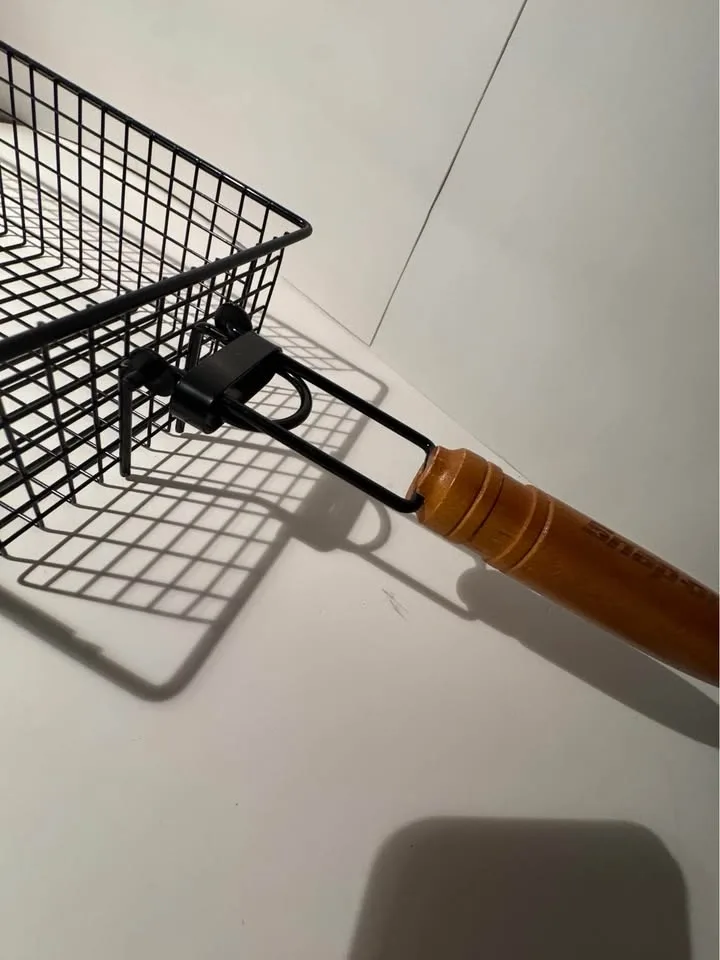 BRAND NEW "SNAP ON" Grill Basket - photo 4