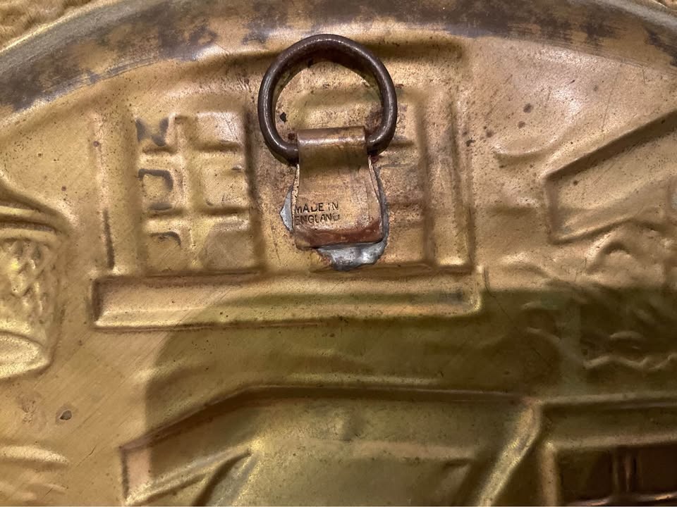 Vintage Embossed Brass Wall Plate 14" Made in England - photo 3