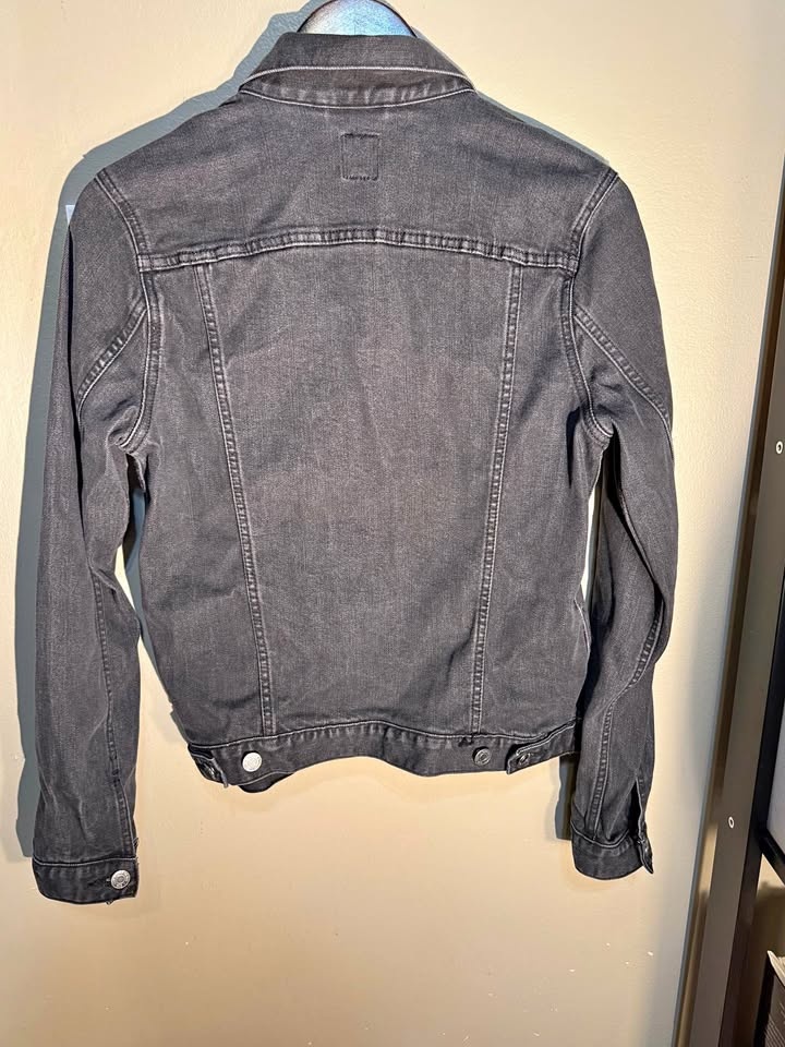 Gap Women's Black Denim Jacket - Size Small