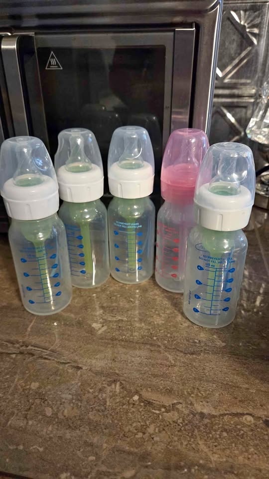 Dr. Brown 4oz Baby Bottles with Size 1 Nipples