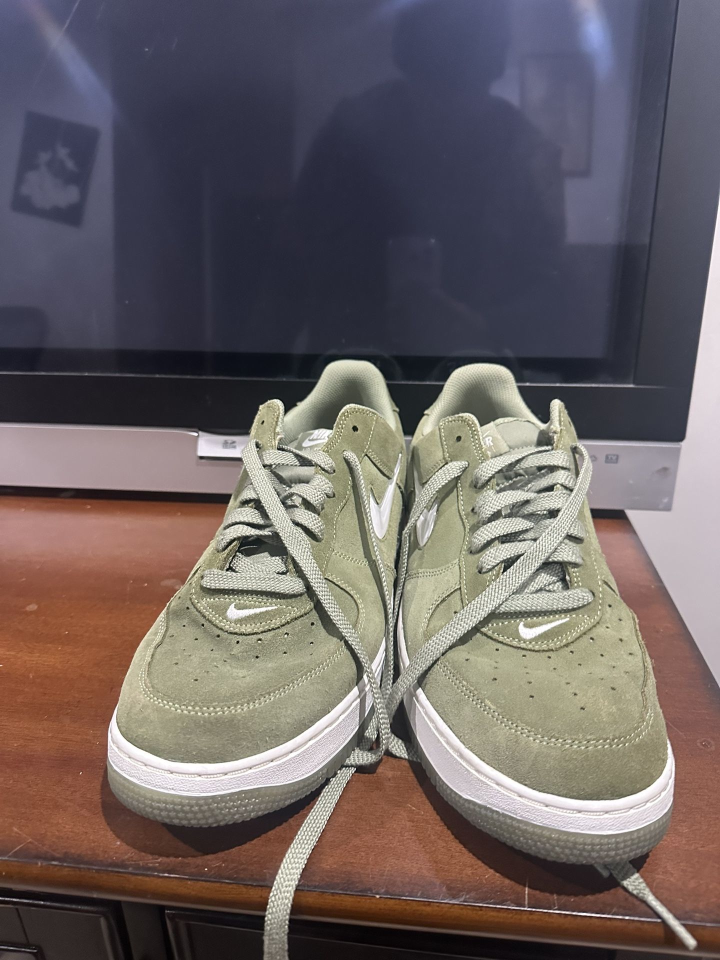Nike Air Force 1 Low Olive Green Suede Size 12 - photo 3