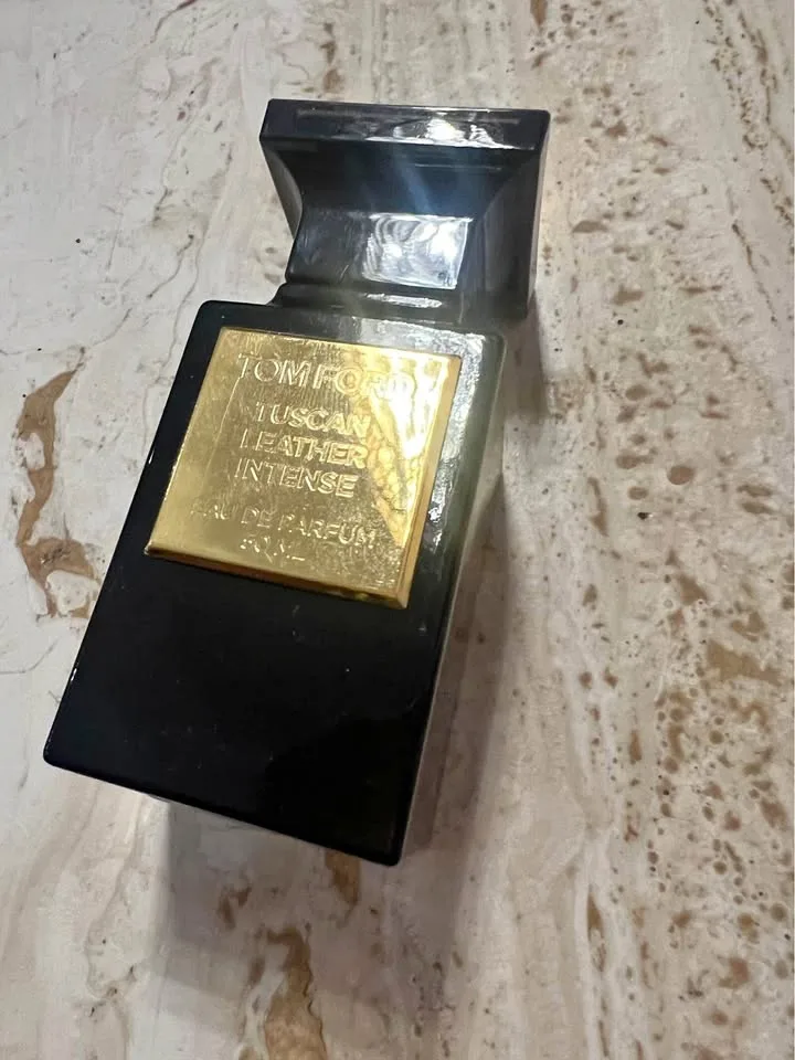 Tom ford Tuscan leather intense eau de parfum 50 ml thumbnail