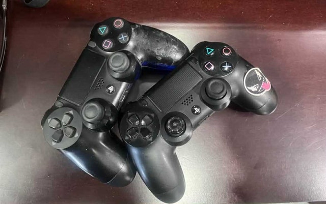 PlayStation 4 Console Bundle - 2 Controllers + 5 Games + HDMI - photo 3