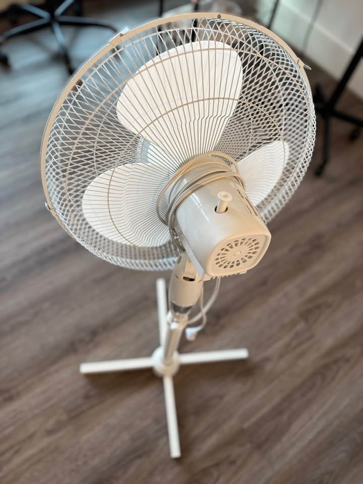 Stand Fan for Sale – Powerful Airflow & Very Stable! - photo 2