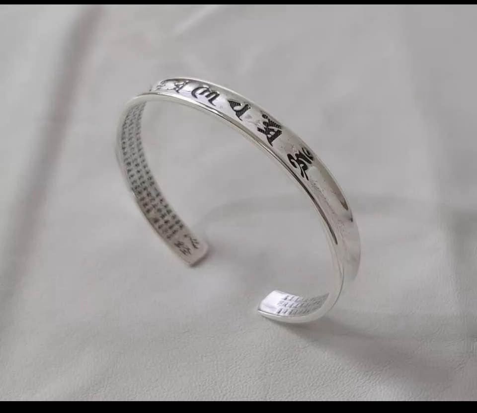 Sterling silver cuff bangle/bracelet hindu mantra amulet - photo 2