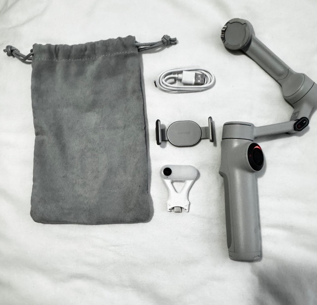 Insta360 Flow 2 Pro AI Tracker Kit Gimbal - photo 2