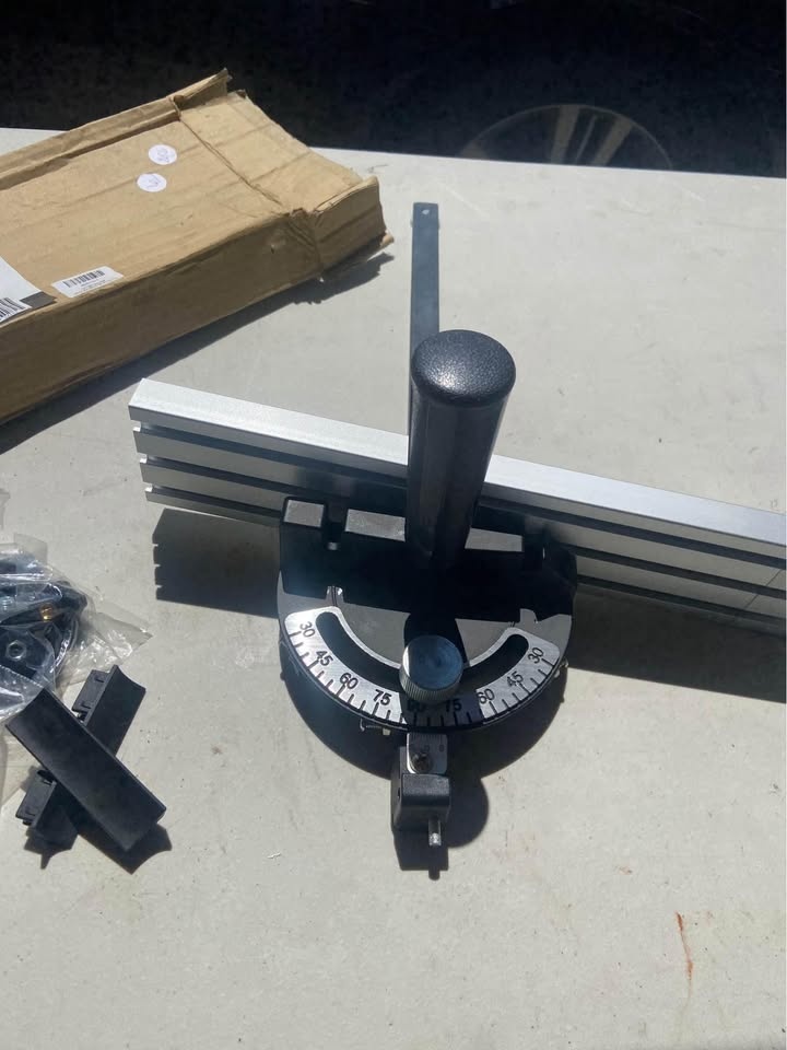 Never Used Mitre Gauge for Table Saw - photo 3
