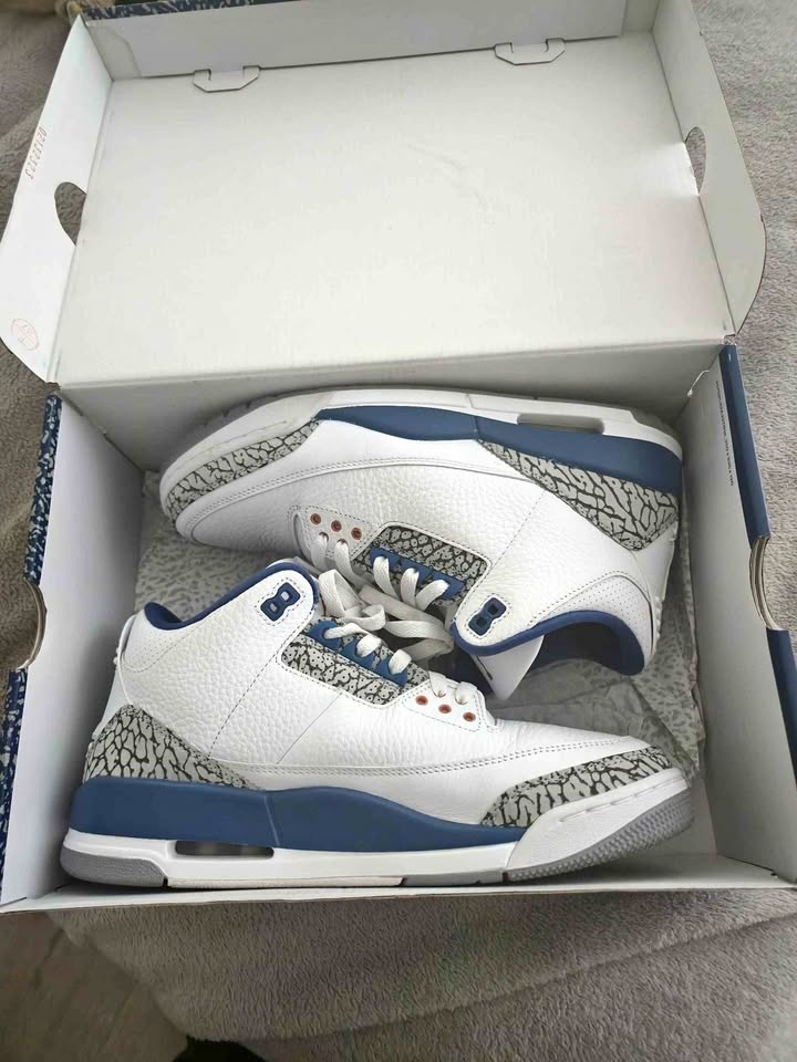 2 Pairs JORDAN SHOES