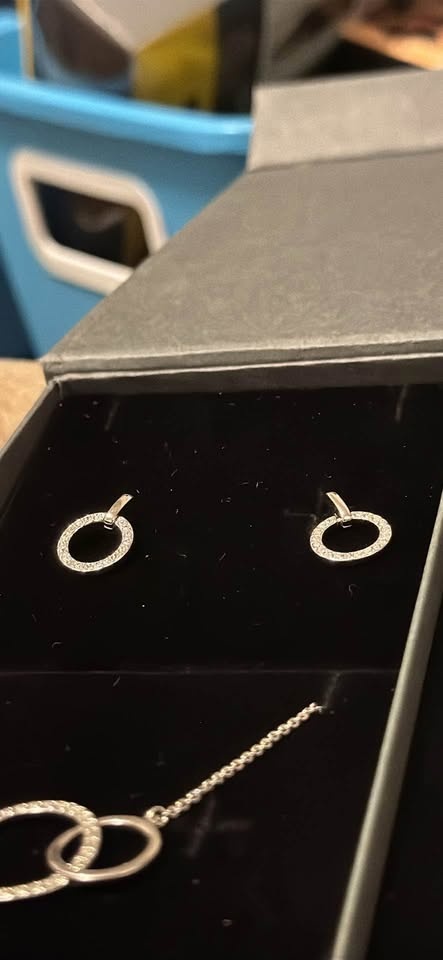 Nic & Sid Swarovski Interlocking Rings Necklace & Pendant - photo 4