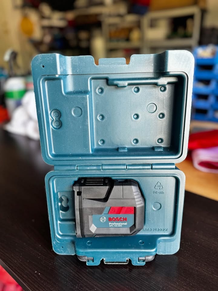 Bosch GPL 100-30 G Green Laser Level - Pro Grade - Never Used - photo 4