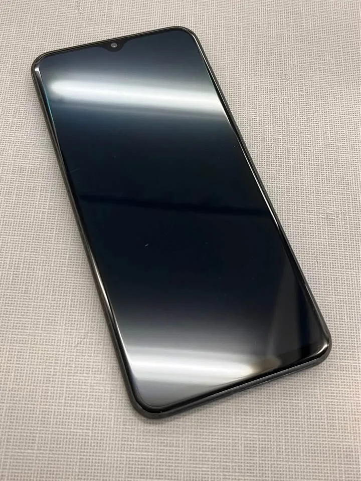 Samsung Galaxy A20 – 32GB – Unlocked image indicator(2)