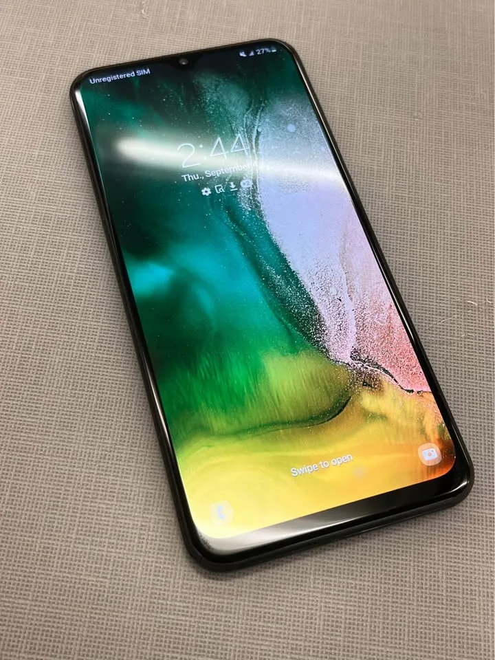 Samsung Galaxy A20 – 32GB – Unlocked image indicator(4)