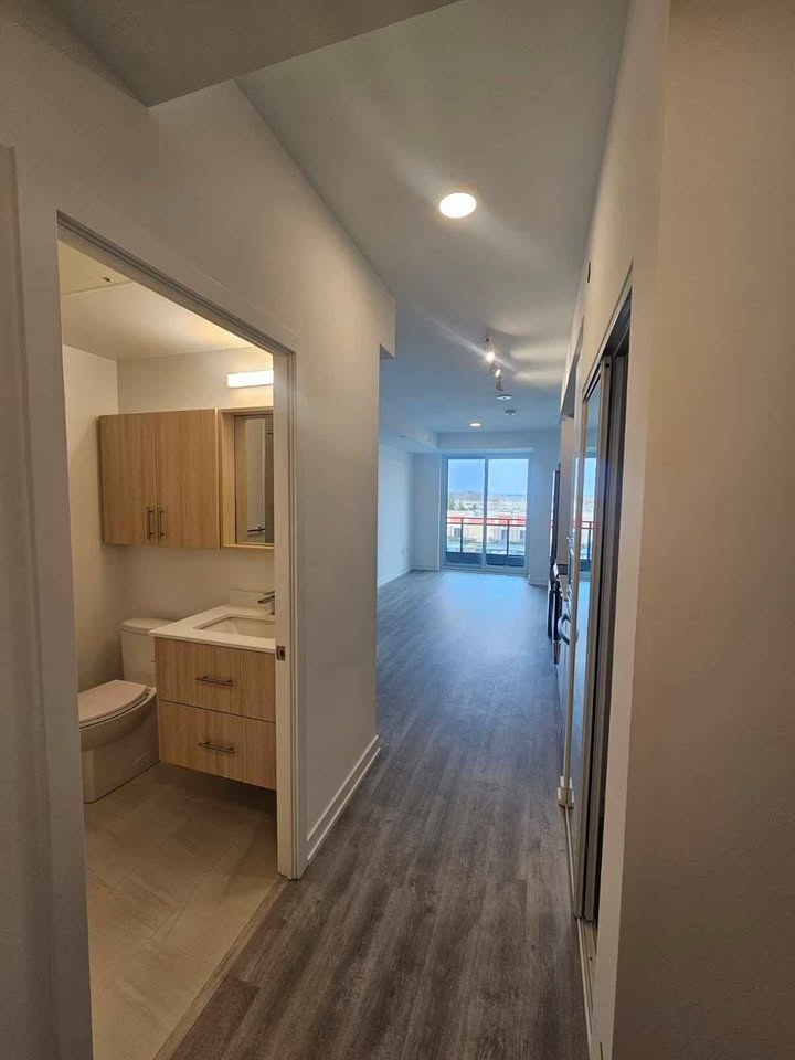 1 Bed 1 Bath Apartment - Markahm, On - photo 2