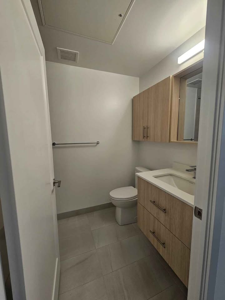 1 Bed 1 Bath Apartment - Markahm, On - photo 3