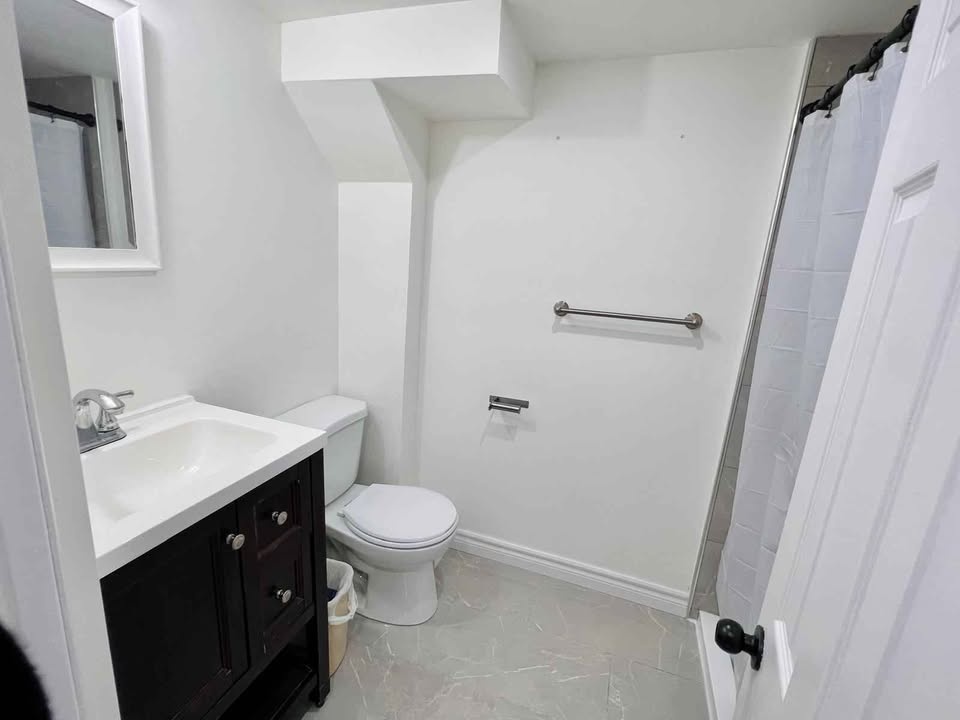 2 Bedroom Basement Apartment - Oshawa, On - photo 5