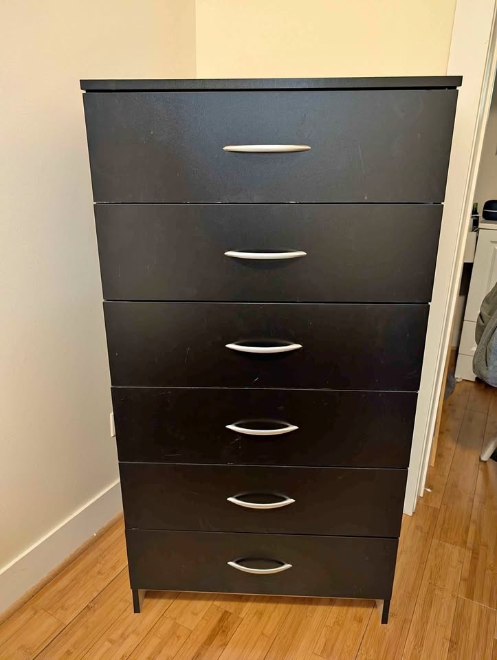 Black 6-Drawer Dresser