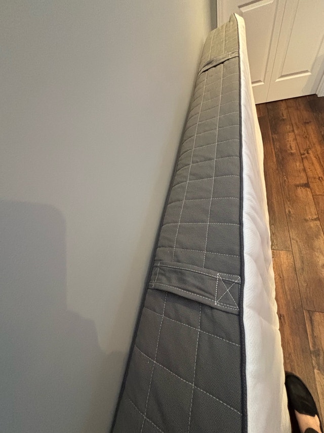 IKEA SINGLE/TWIN Metal Bed Frame with Morgedal Mattress - photo 5