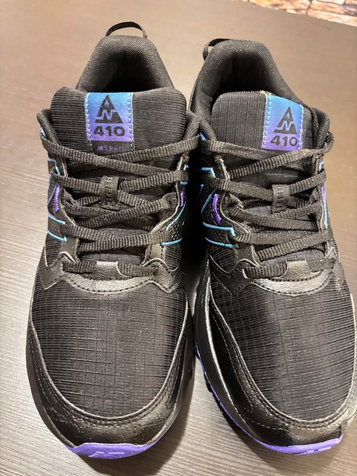 New Balance 410V7 - women’s Size 9.5 - photo 2