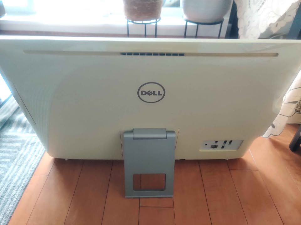 Dell Inspiron 24" All-in-One PC - photo 2