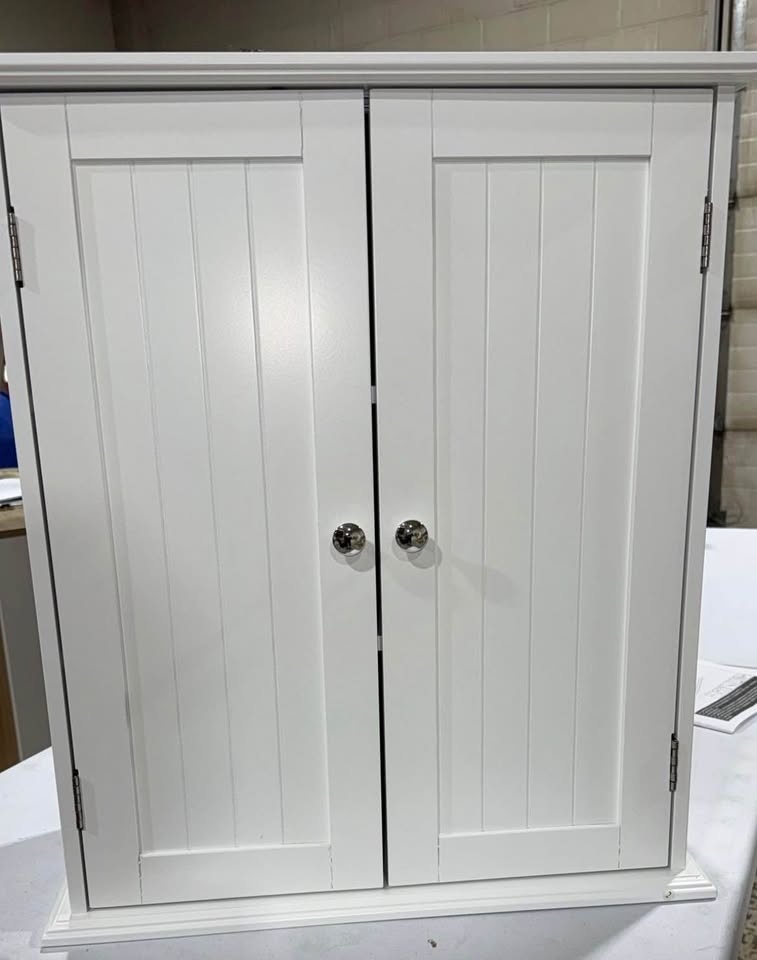 Brand New Bathroom Cabinet!! - photo 3