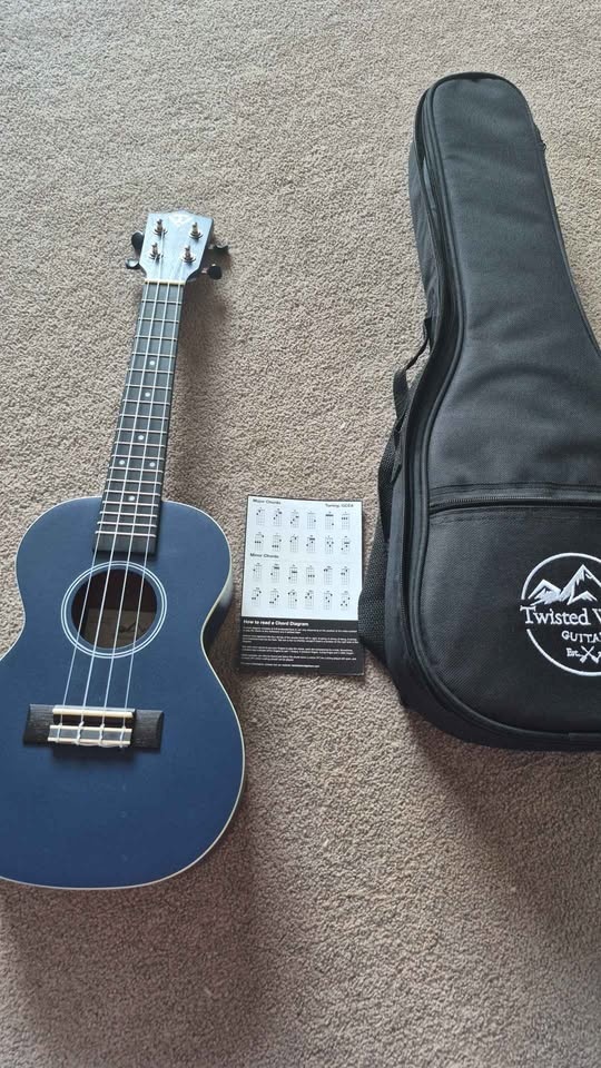 Blue Twisted Woods Ukulele - photo 3