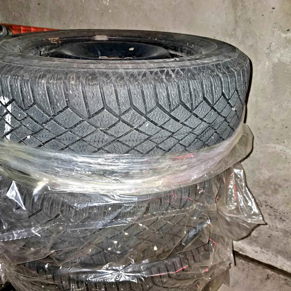 Continental VikingContact 7 Winter Tires