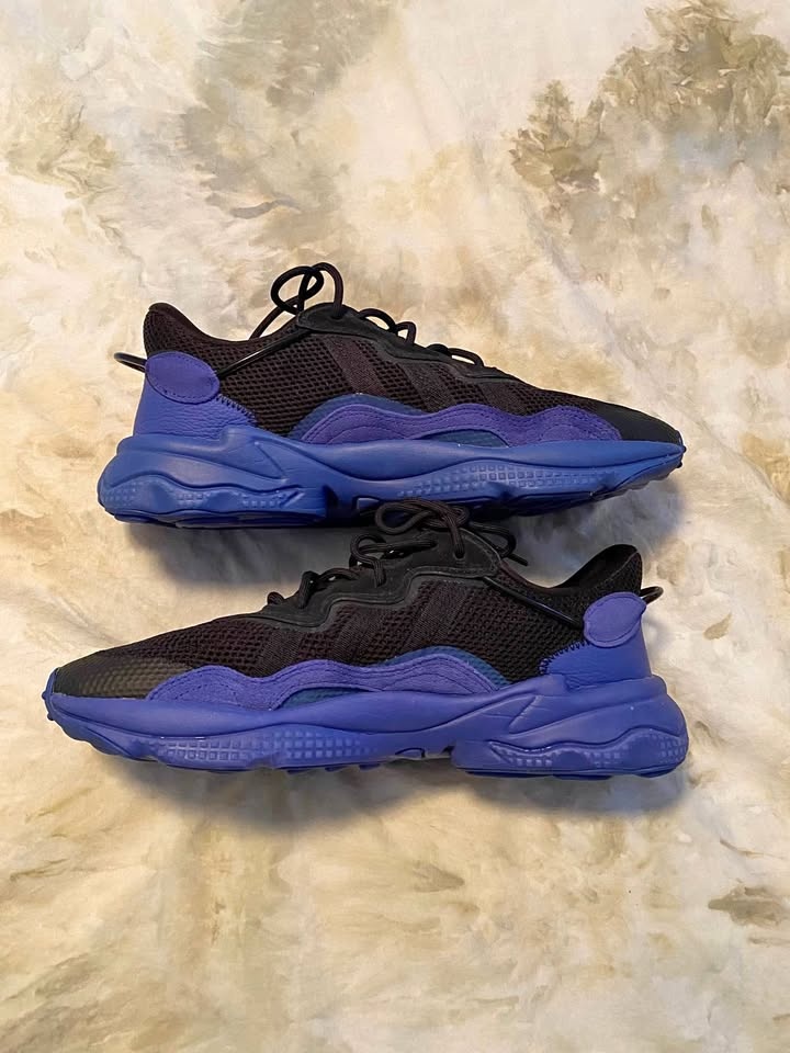 ADIDAS Ozweego Shoes