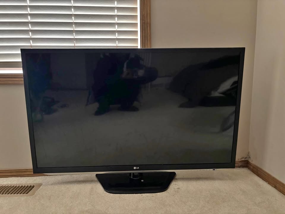 LG Flat Screen 47"