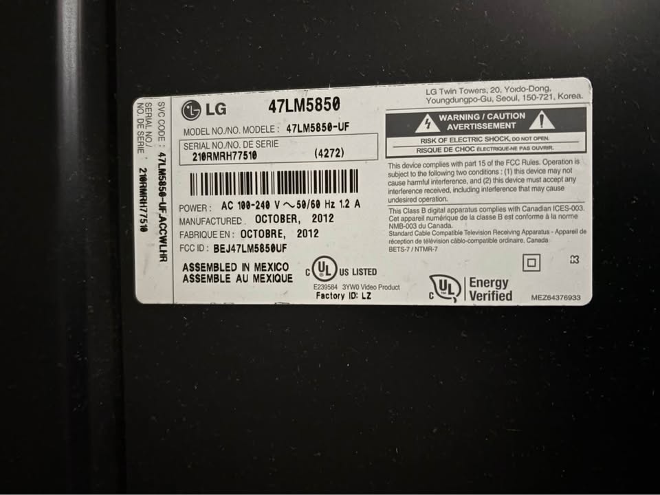 LG Flat Screen 47" - photo 2