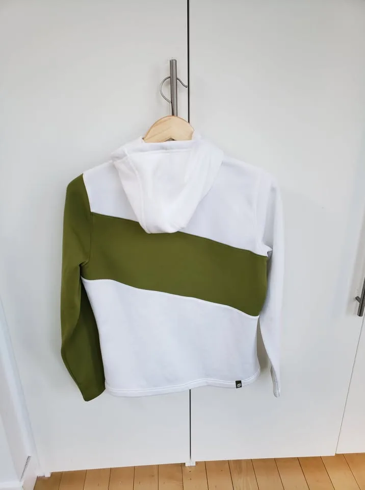 Women's Orage White & Green Hoodie - Size Large image indicator(2)