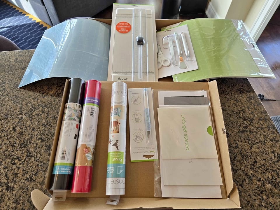 Cricut Bundle with Vinyl and Tools