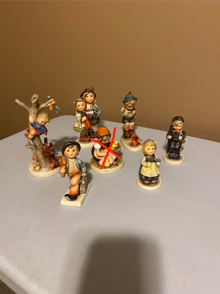 Vintage "Culprits" Hummel Figurine - photo 4
