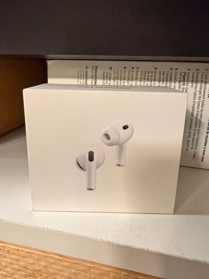 [Sealed] Apple AirPods Pro 3