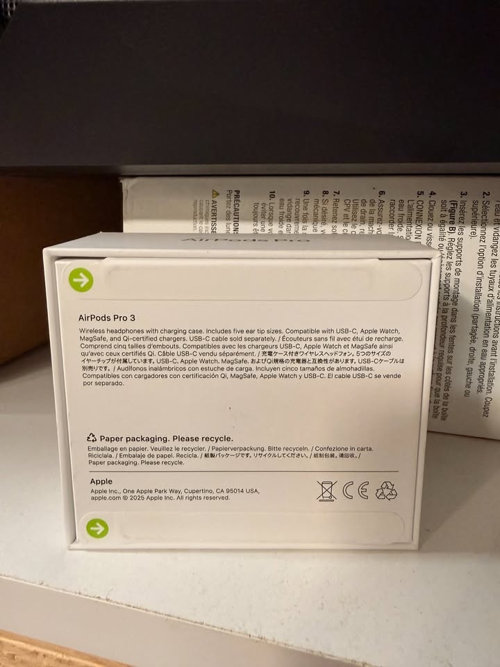 [Sealed] Apple AirPods Pro 3 - photo 2