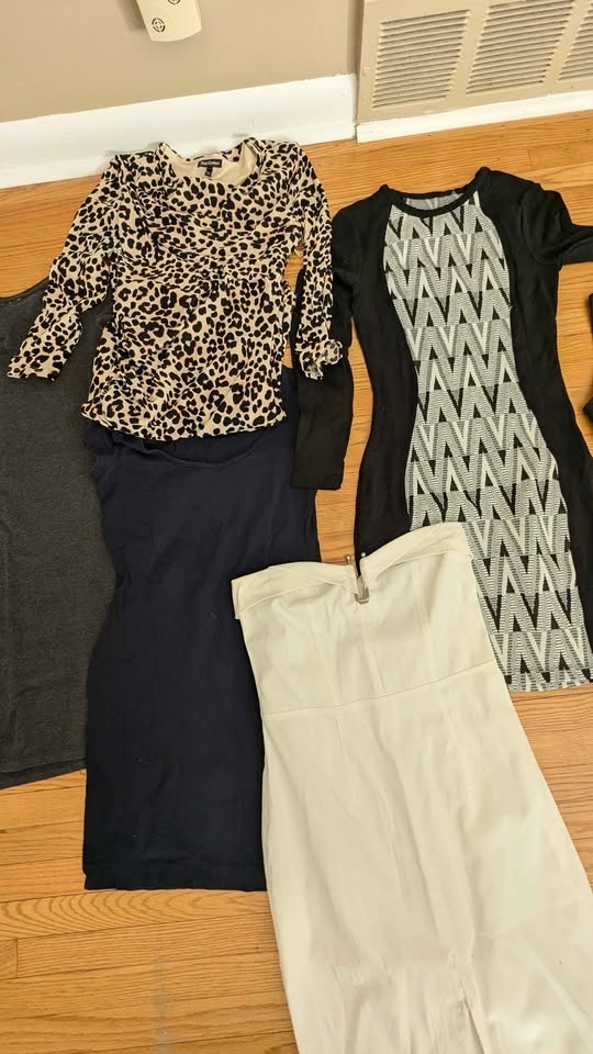 12 Ladies Dresses Size S/Stretchy - Lot Sale - photo 2