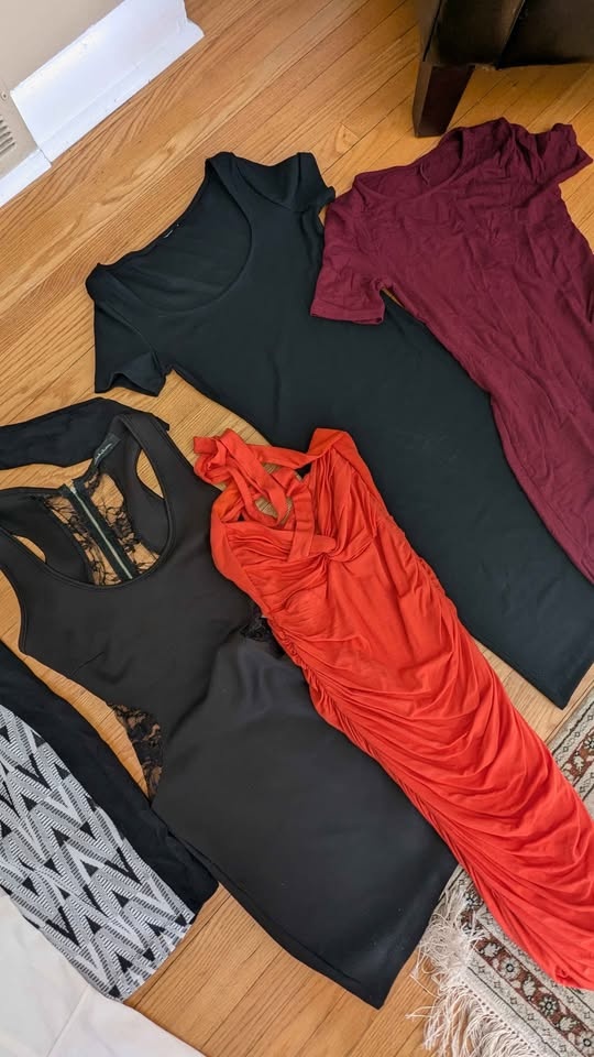 12 Ladies Dresses Size S/Stretchy - Lot Sale - photo 3