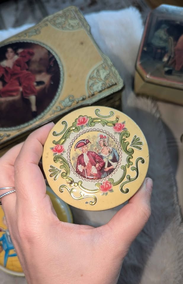 Vintage Rare Collector Tins - photo 3