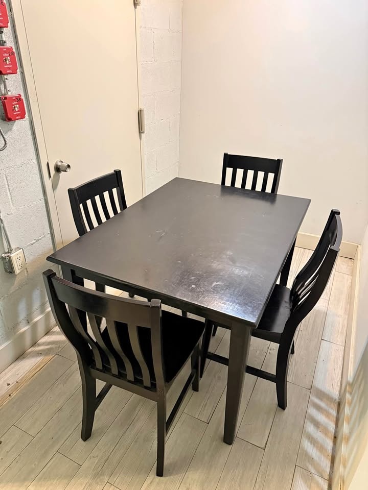Black Dining Room Table With 4 Chairs
