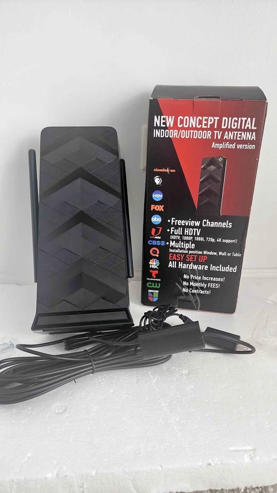 TV Antenna. Indoor/Outdoor. New Concept Digital.