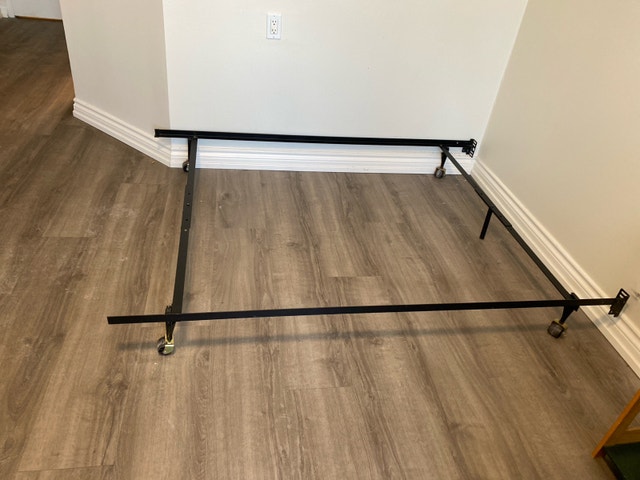 Bed frame for double or queen size - photo 2