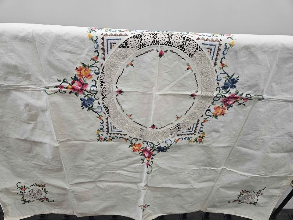 Brand new Chinese hand embroidered table cover, 47x50 inches - photo 2
