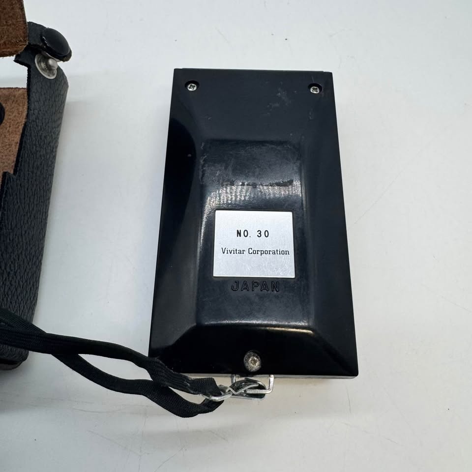 Vintage Vivitar No. 30 Light Meter w/ Case - photo 2